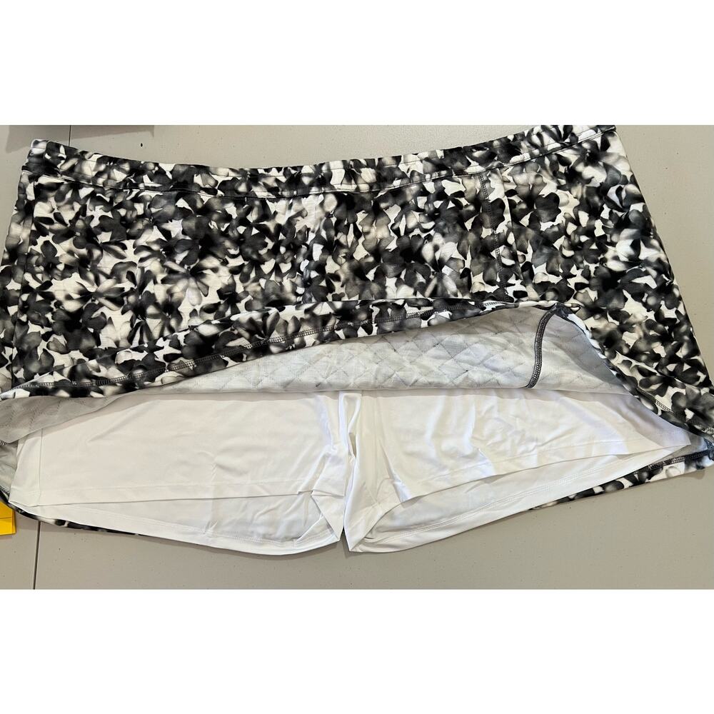 Isaac Mizrahi Soho Petite Quilted Knit Jacquard Skort PITCH BLACK NWOT SIZE 3XP - Picture 6 of 10